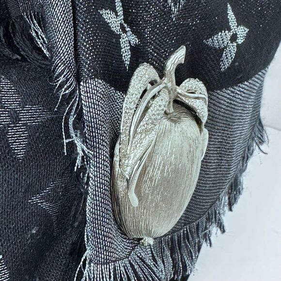 Sarah Coventry Vintage Silver Tone Apple Delight Brooch Pin Fashion Accessory I - Picture 9 of 16